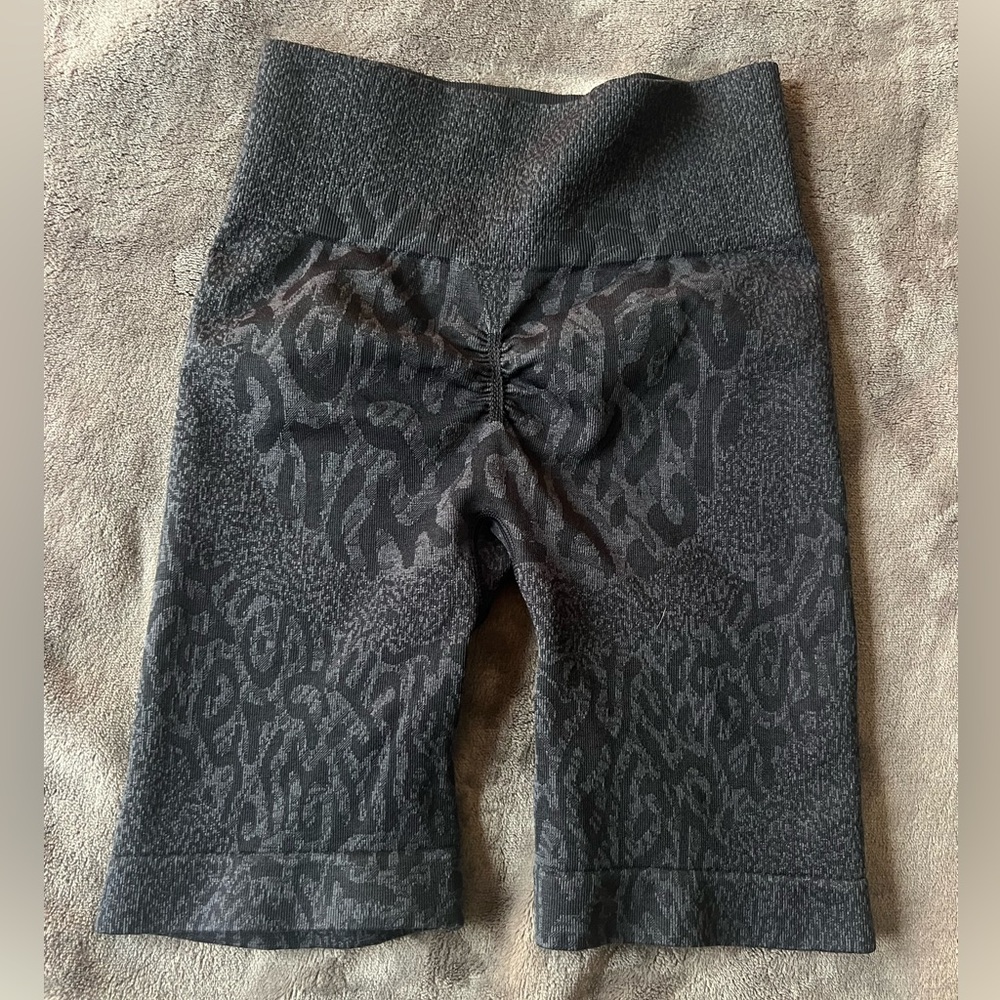 Gymshark Adapt Animal Seamless Cycling Shorts - Picture 4 of 5